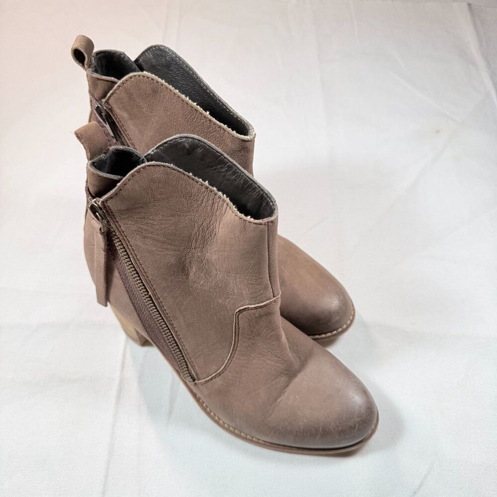 Rebels Leather Ankle Boots 7.5 Brown Side Zipper Stacked Chunky Heel Bootie